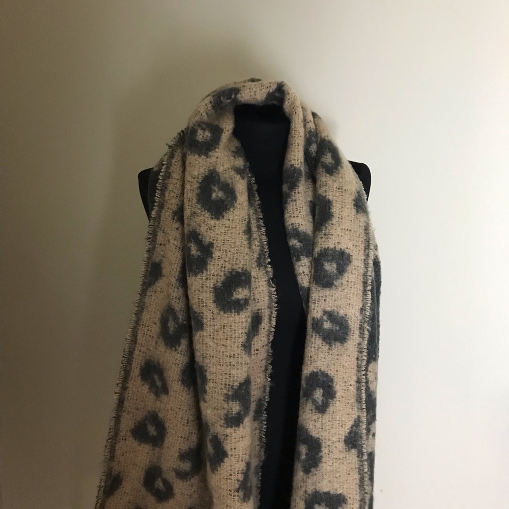 Abercrombie Leopard Print Women's Scarf